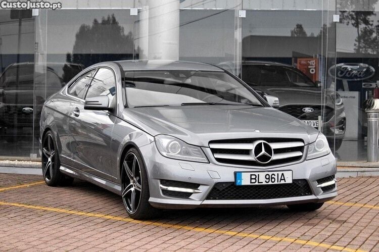 Cinza Usado 2013 Mercedes C180 | € 17.990 - Imagem 1/1