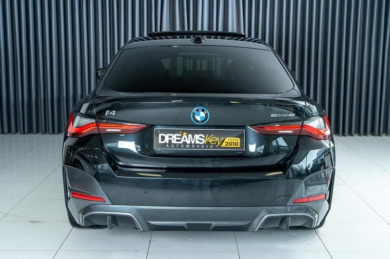 Usado BMW i4 250 kW (340 HP) 2023 Preto Sedan