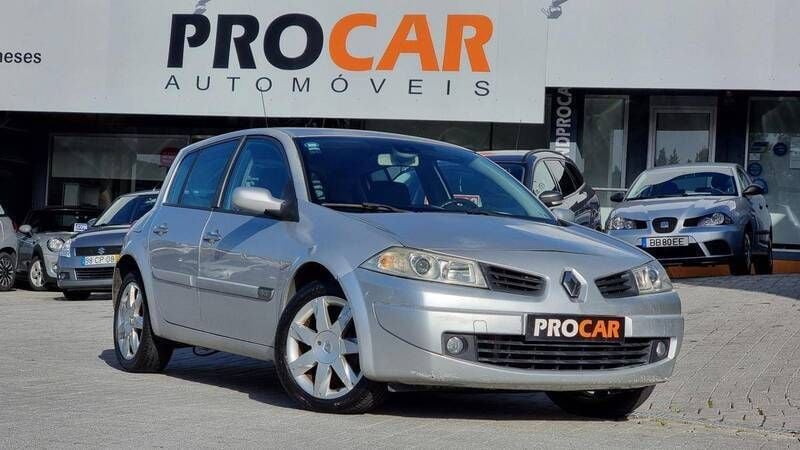 Cinzento Usado 2005 Renault Mégane II | € 4.250 (Caro) - Imagem 1/4