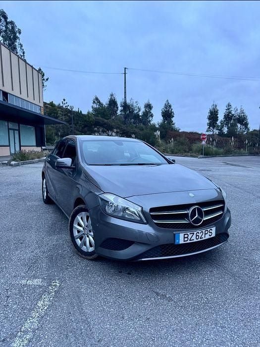 Usado 2013 Mercedes A180 Sedan | € 13.250 (Preço justo) - Imagem 1/4