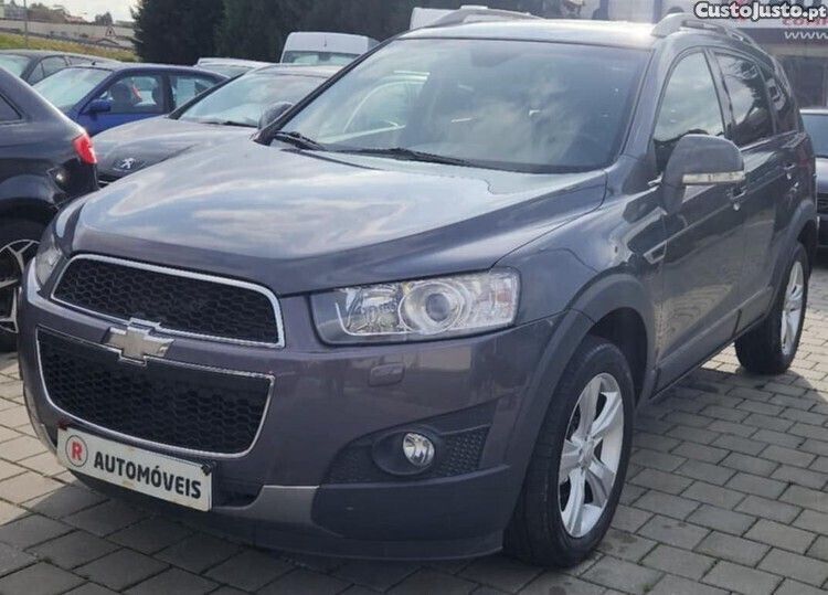 Cinza Usado 2013 Chevrolet Captiva SUV | € 11.990 - Imagem 1/1