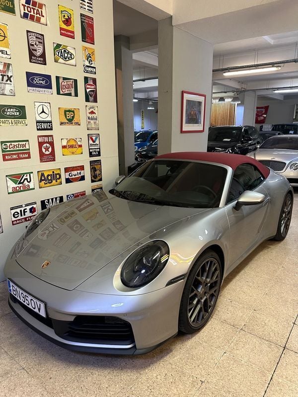 Cinza Novo 2024 Porsche 911 Carrera Cabriolet Cabrios | € 189.500 - Imagem 1/4