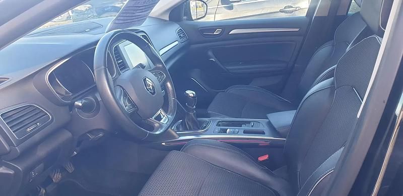 Usado Renault Mégane GrandTour Bose Edition 110 HP (80 kW) 2016 Preto Carrinha