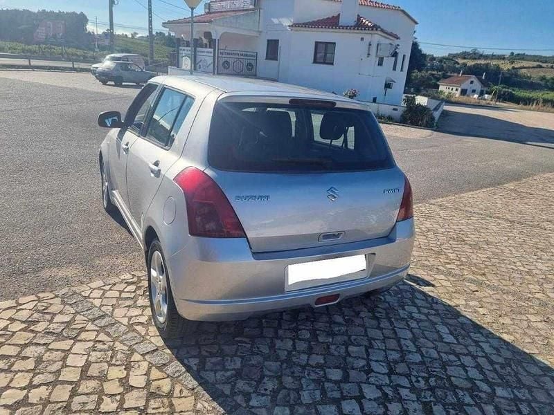 Usado Suzuki Swift 75 HP (55 kW) 2007 Cinzento Citadino