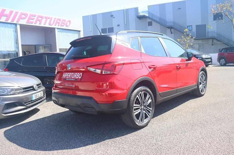 Usado Seat Arona 110 HP (80 kW) 2022 Vermelho SUV