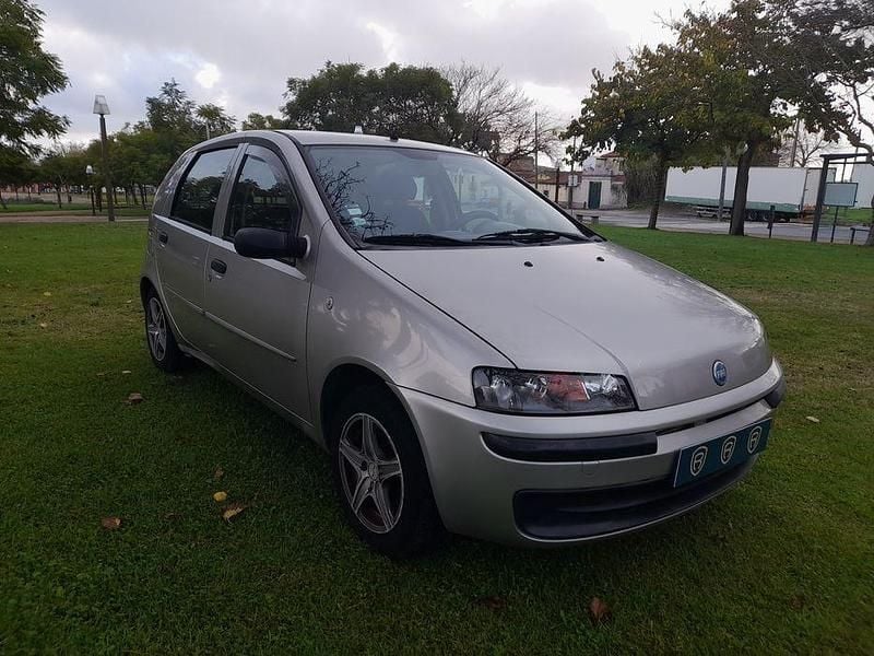 Usado 2001 Fiat Punto Sedan | € 1.100 (Preço justo) - Imagem 1/4
