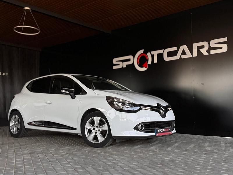 Branco Usado 2016 Renault Clio IV LIMITED | € 11.690 (Preço justo) - Imagem 1/4