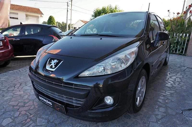 Preto Usado 2011 Peugeot 207 Citadino | € 6.990 (Preço justo) - Imagem 1/4