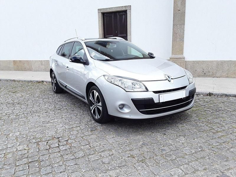Usado Renault Mégane GrandTour Bose Edition 110 HP (80 kW) 2011 Cinza Carrinha