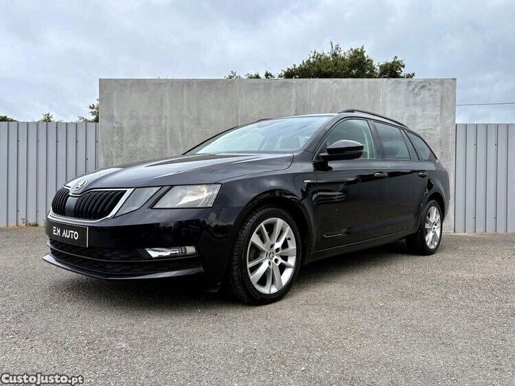 Preto Usado 2021 Skoda Octavia Clever Carrinha | € 12.990 (Preço elevado) - Imagem 1/1