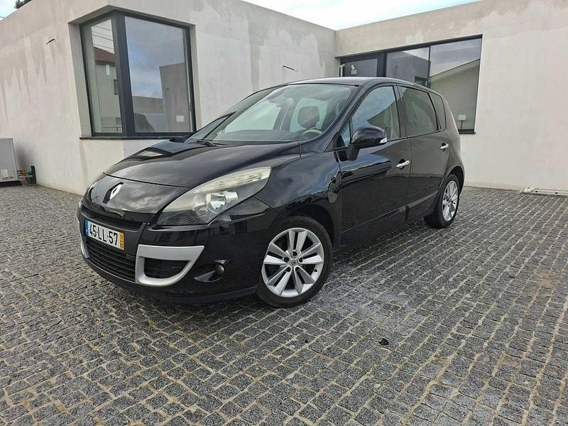 Usado Renault Scénic III Luxe 110 HP (80 kW) 2011 Monovolume