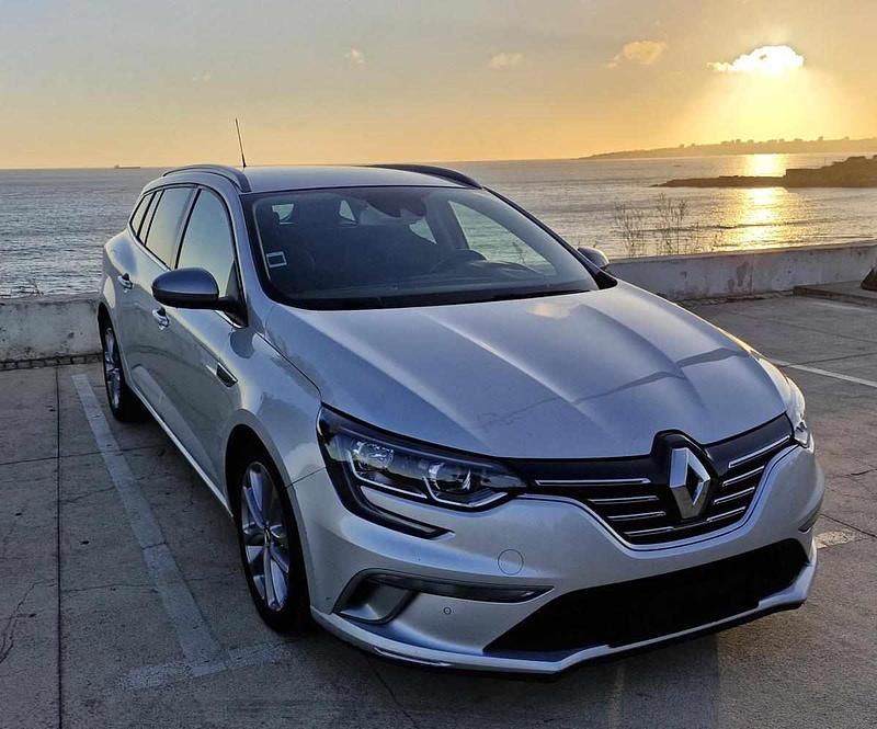 Cinzento Usado 2019 Renault Mégane GrandTour Carrinha | € 9.750 (Bom preço) - Imagem 1/4