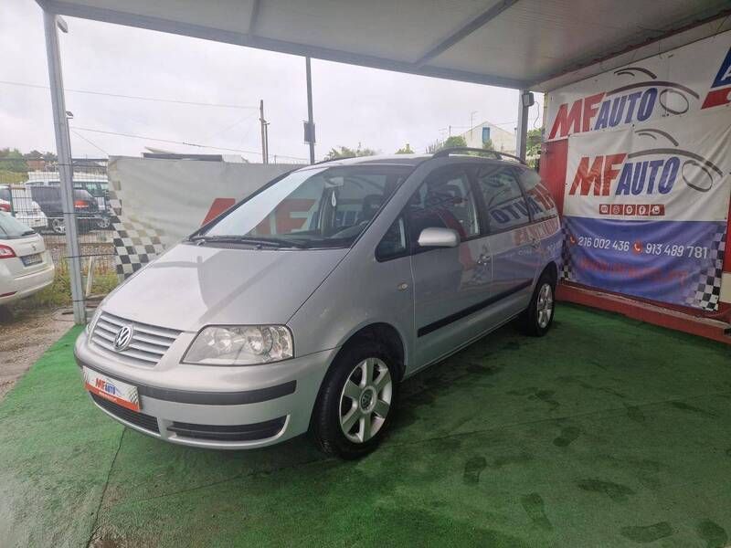 Cinzento Usado 2003 VW Sharan Monovolume | € 7.990 - Imagem 1/4