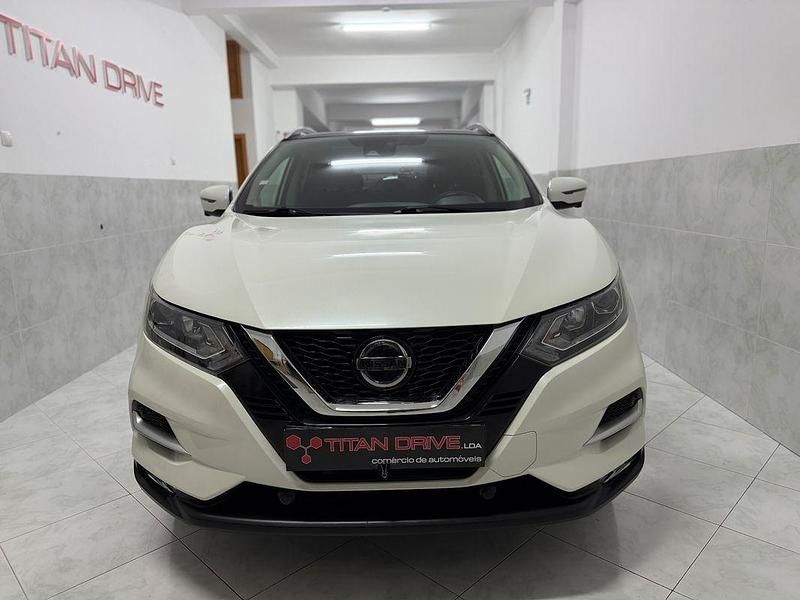Usado Nissan Qashqai N-Connecta 110 HP (80 kW) 2018 Branco SUV
