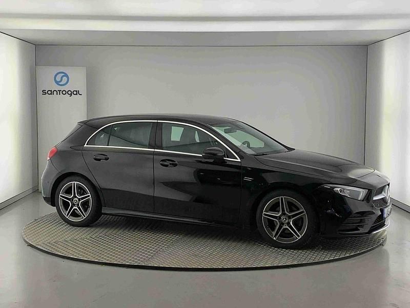 Preto Usado 2020 Mercedes 180 Sedan | € 27.490 (Preço justo) - Imagem 1/4