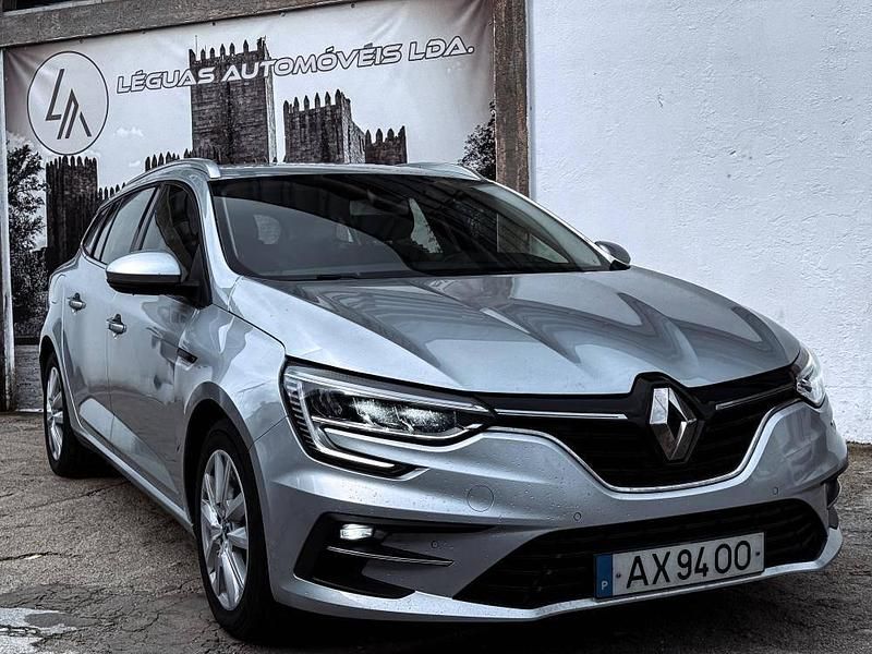 Usado Renault Mégane IV 158 HP (116 kW) 2023 Cinzento Carrinha