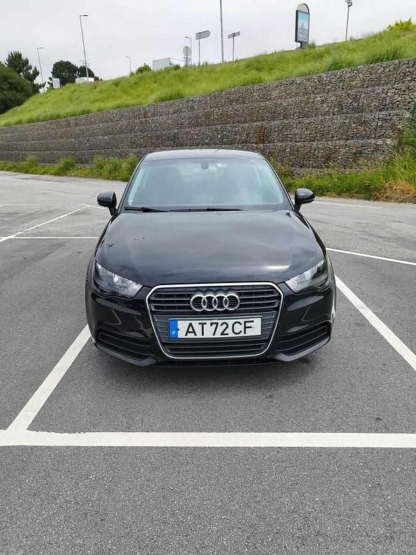 Usado Audi A1 105 HP (77 kW) 2010 Preto Citadino