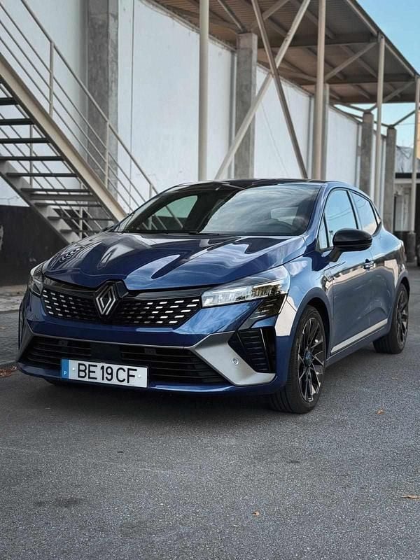 Azul Usado 2023 Renault Clio V | € 26.000 (Caro) - Imagem 1/4
