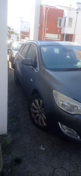 Usado 2011 Opel Astra Sedan | € 4.500 (Preço justo) - Imagem 1/4