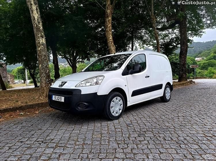 Branco Usado 2010 Peugeot Partner Monovolume | € 5.950 (Bom preço) - Imagem 1/1