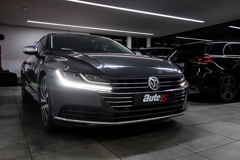 Usado VW Arteon 150 HP (110 kW) 2020 Cinzento