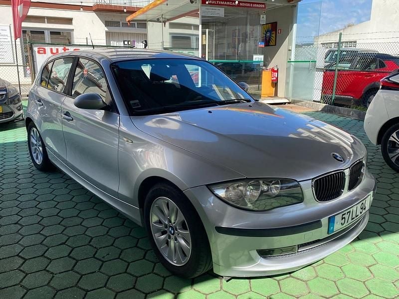 Cinza Usado 2007 BMW 118 Citadino | € 8.000 (Preço elevado) - Imagem 1/4
