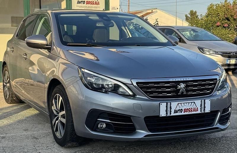 Usado Peugeot 308 Allure 110 HP (80 kW) 2018 Sedan