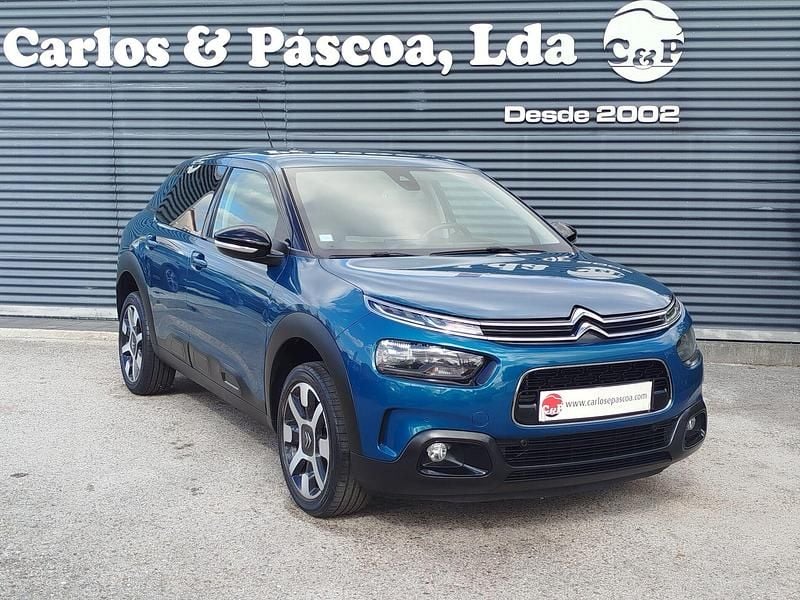 Azul Usado 2018 Citroën C4 Shine | € 14.950 (Preço justo) - Imagem 1/4