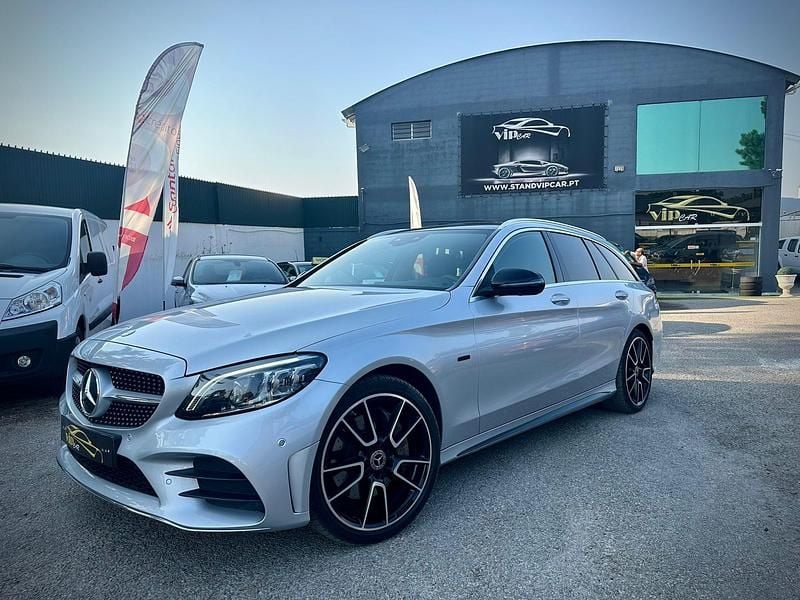 Cinza Usado 2020 Mercedes C300 AMG line Carrinha | € 30.990 (Preço justo) - Imagem 1/4