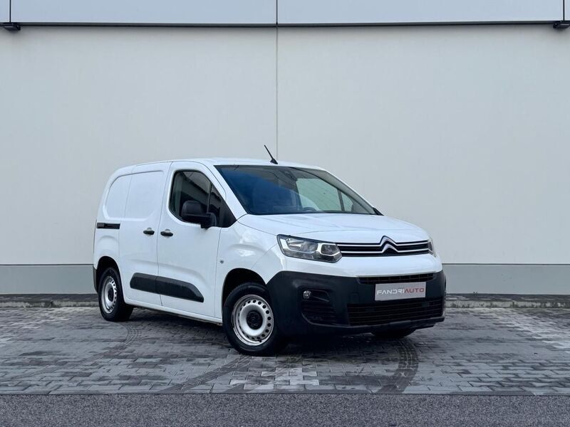 Branco Usado 2019 Citroën Berlingo Feel Monovolume | € 14.900 (Preço justo) - Imagem 1/4