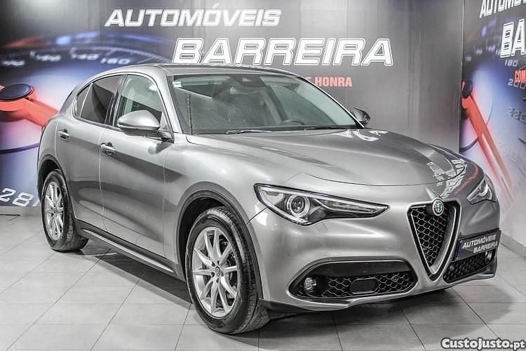 Cinza Usado 2017 Alfa Romeo Stelvio Super SUV | € 24.500 (Preço justo) - Imagem 1/1