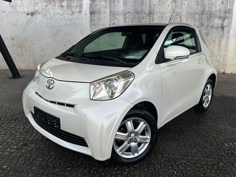 Branco Usado 2011 Toyota iQ Citadino | € 6.900 (Preço justo) - Imagem 1/4