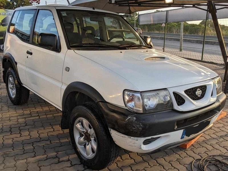 Branco Usado 2000 Nissan Terrano SUV | € 5.900 (Bom preço) - Imagem 1/4