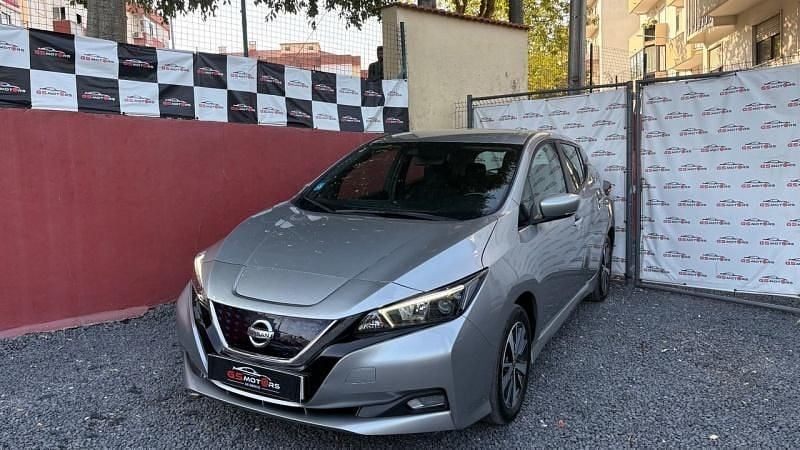 Cinza Usado 2021 Nissan Leaf N-Connecta Citadino | € 14.900 (Bom preço) - Imagem 1/4