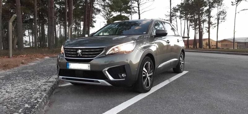 Verde Usado 2018 Peugeot 5008 Monovolume | € 16.300 (Bom preço) - Imagem 1/4