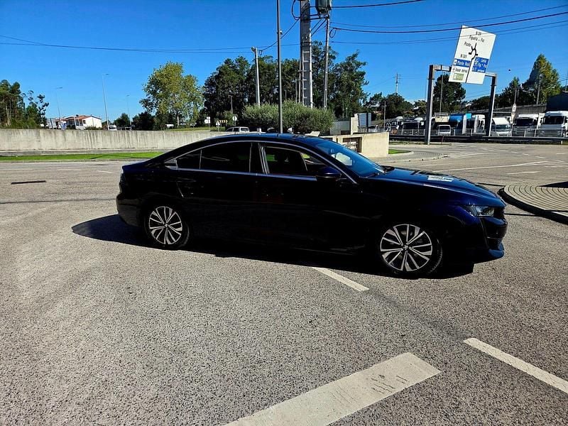 Usado Peugeot 508 Allure 130 HP (95 kW) 2020 Azul Sedan