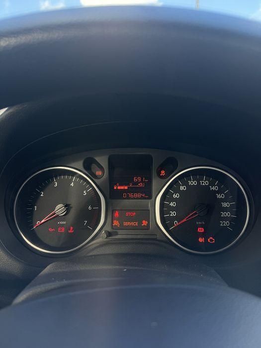 Usado Citroën C-Elysee I 92 HP (67 kW) 2013 Sedan