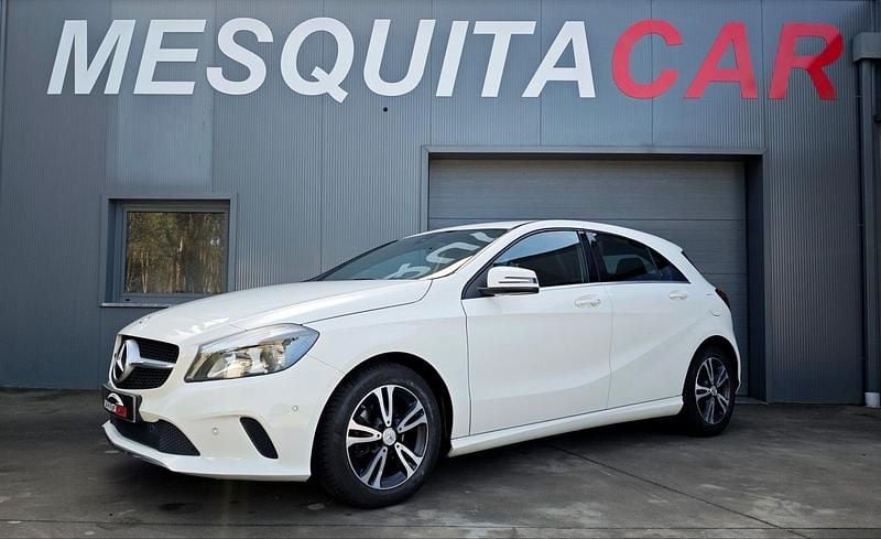 Branco Usado 2016 Mercedes A180 Urban | € 16.500 (Preço justo) - Imagem 1/4