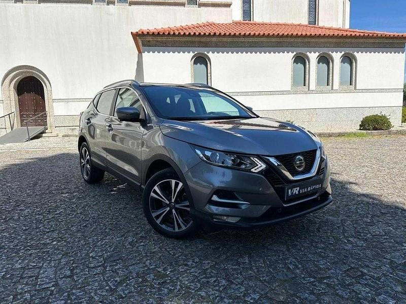 Usado Nissan Qashqai N-Connecta 115 HP (84 kW) 2021 Cinzento SUV