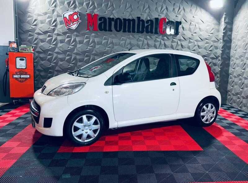 Branco Usado 2009 Peugeot 107 Citadino | € 4.350 (Preço justo) - Imagem 1/4