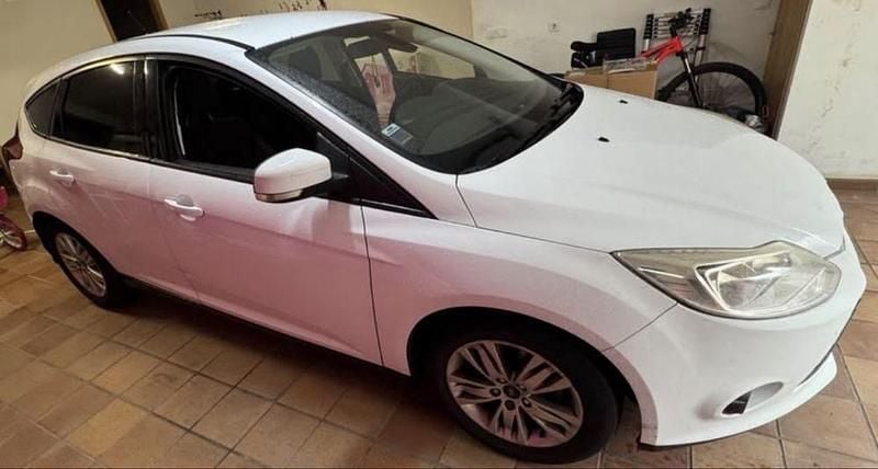 Usado Ford Focus 125 HP (91 kW) 2014 Sedan