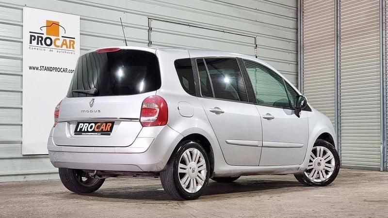 Usado Renault Modus 85 HP (62 kW) 2010 Cinzento Monovolume