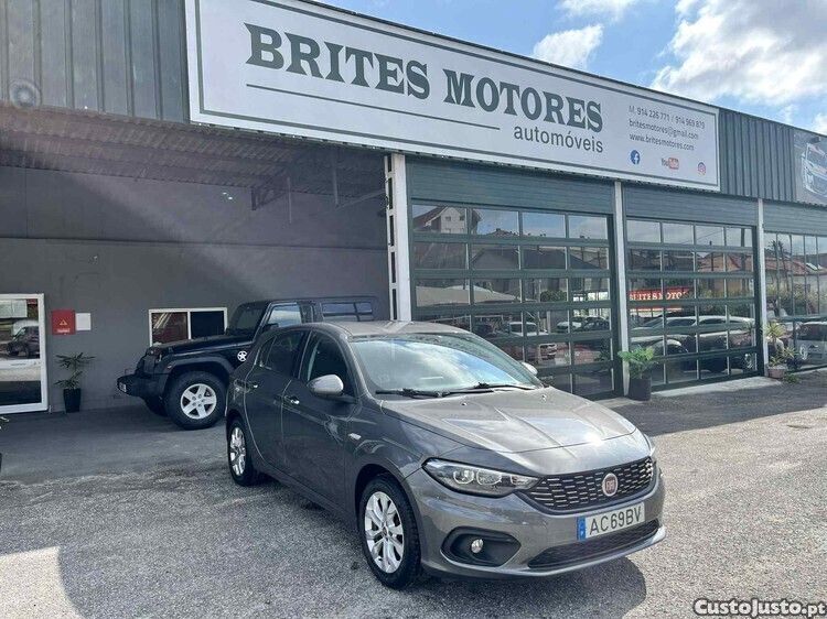 Cinza Usado 2020 Fiat Tipo Lounge Citadino | € 13.499 (Preço justo) - Imagem 1/1