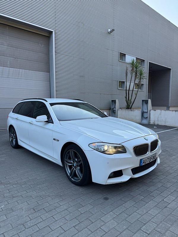 Branco Usado 2012 BMW 520 Carrinha | € 16.750 (Preço elevado) - Imagem 1/4