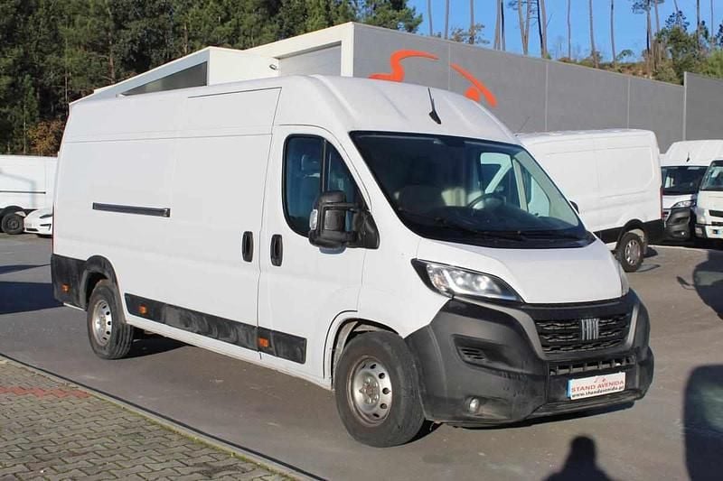 Usado Fiat Ducato 150 HP (110 kW) 2022 Branco Van
