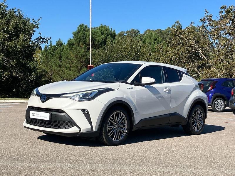 Branco (pintura metalizada especial) Usado 2022 Toyota C-HR Luxury SUV | € 31.000 (Preço justo) - Imagem 1/4