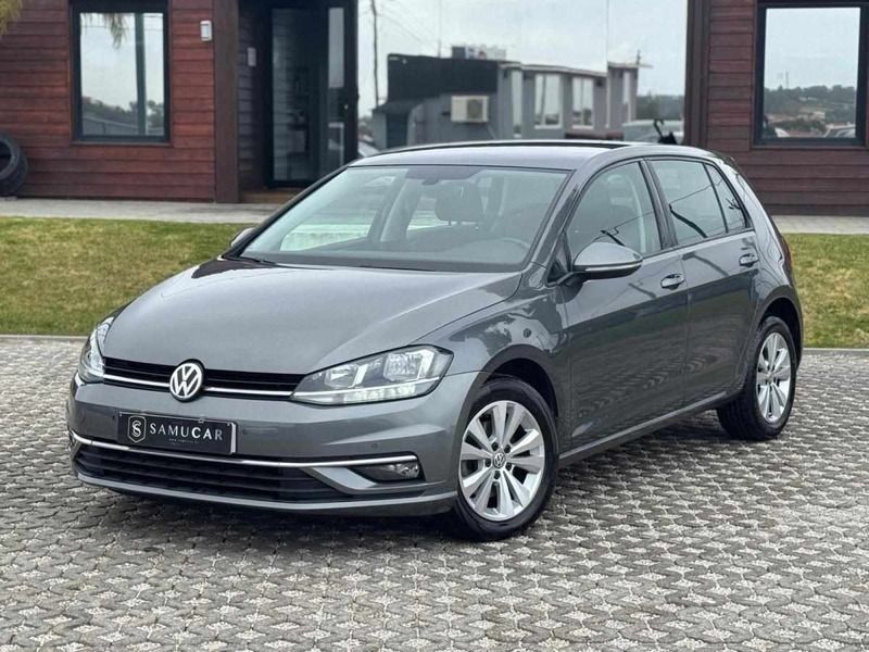 Cinzento Usado 2019 VW Golf VII Citadino | € 17.990 (Preço justo) - Imagem 1/4