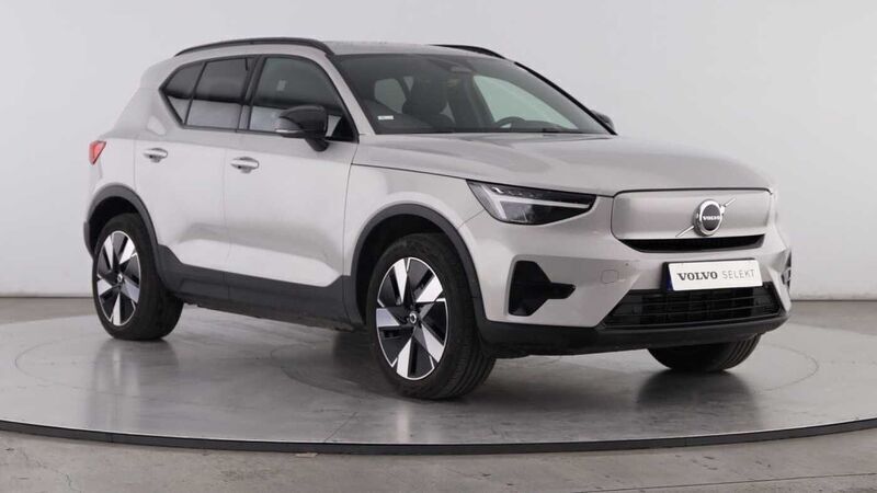 Bege Usado 2024 Volvo XC40 SUV | € 45.200 (Caro) - Imagem 1/4