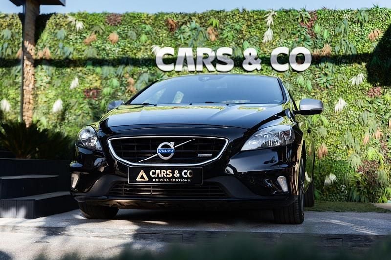 Preto Usado 2014 Volvo V40 R-Design Carrinha | € 15.950 (Preço elevado) - Imagem 1/4