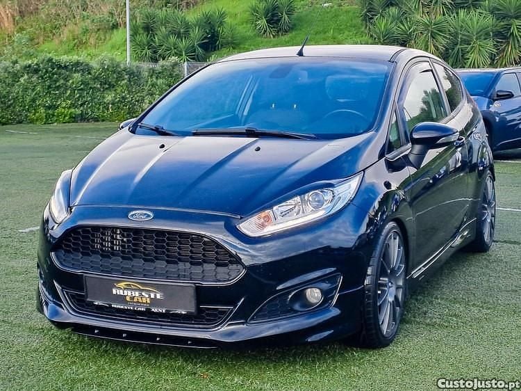 Preto Usado 2013 Ford Fiesta Citadino | € 13.499 (Caro) - Imagem 1/1
